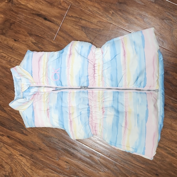 Girls Calvin Klein Puffer Vest Size 4T - Picture 1 of 10